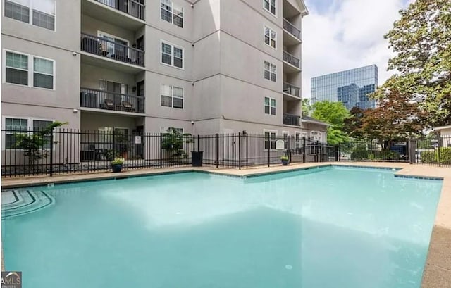 1075 Peachtree Walk Unit A205, Atlanta, GA 30309 - view of community pool