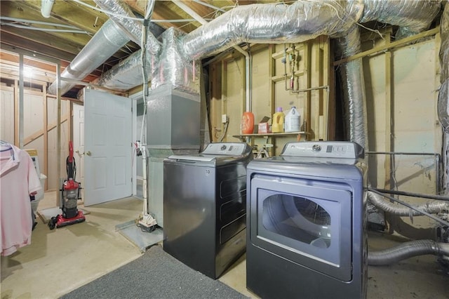 3620 Darwin Pl, Duluth, GA 30096 - laundry area featuring independent washer and dryer