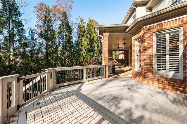 deck with ceiling fan