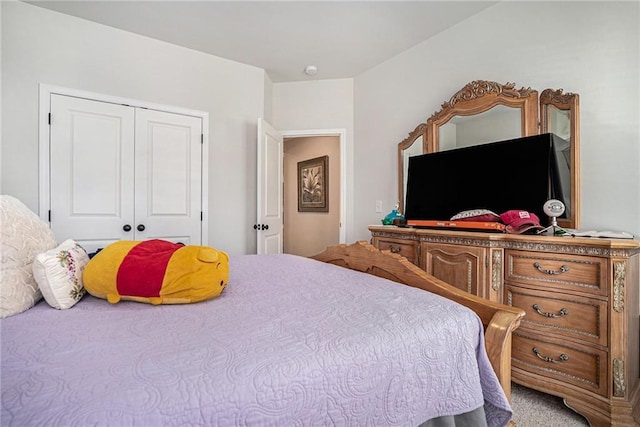 bedroom with a closet