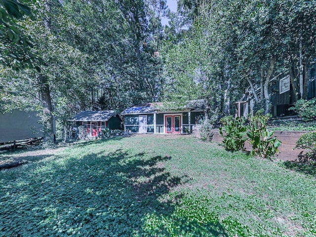 view of front of house featuring a front yard