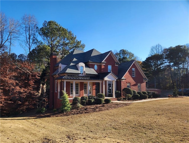 view of front of house featuring a front yard