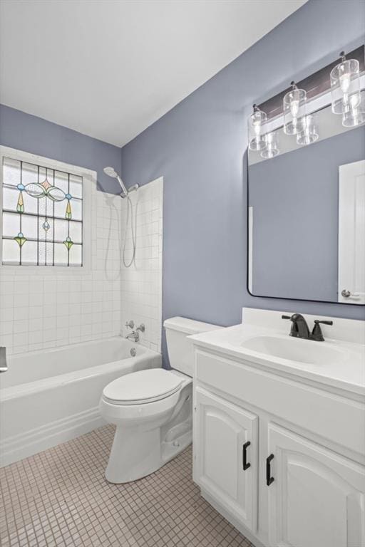 881 Mclinden Ave SE, Smyrna, GA 30080 - full bathroom with vanity and washtub / shower combination