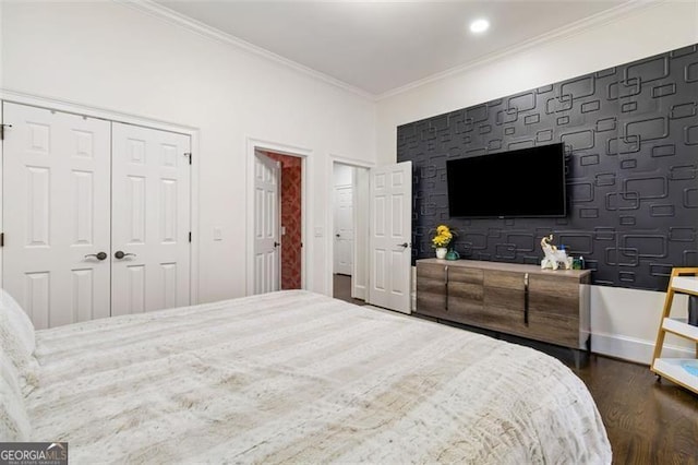 2616 Boddie Pl, Duluth, GA 30097 - bedroom featuring ornamental molding, recessed lighting, baseboards, dark wood-style floors, and a closet