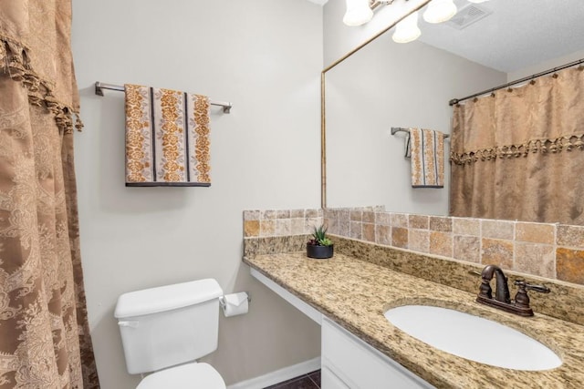 420 Heritage Park Trce NW Unit 22, Kennesaw, GA 30144 - full bath featuring vanity, tasteful backsplash, and curtained shower