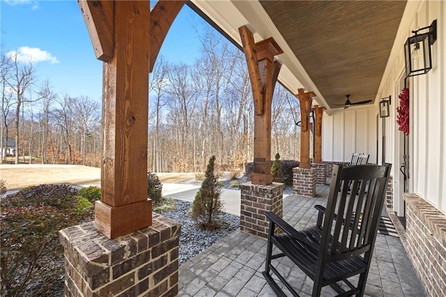 view of patio with covered porch and ceiling fan