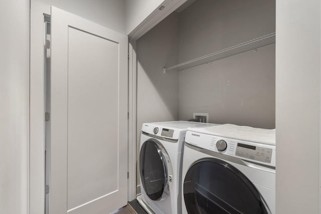 133 City View Ct NE, Atlanta, GA 30308 - laundry area featuring independent washer and dryer