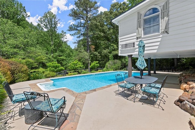 467 Liberty Grove Rd, Alpharetta, GA 30004 - swimming pool featuring a patio