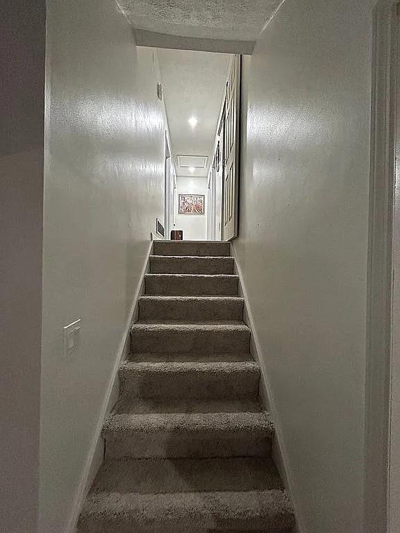 170 Beatrice St, Dallas, GA 30157 - view of stairs