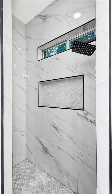 385 Windermere Cir, Newnan, GA 30265 - bathroom featuring a marble finish shower