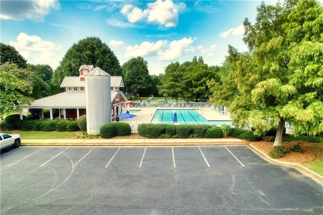 view of swimming pool