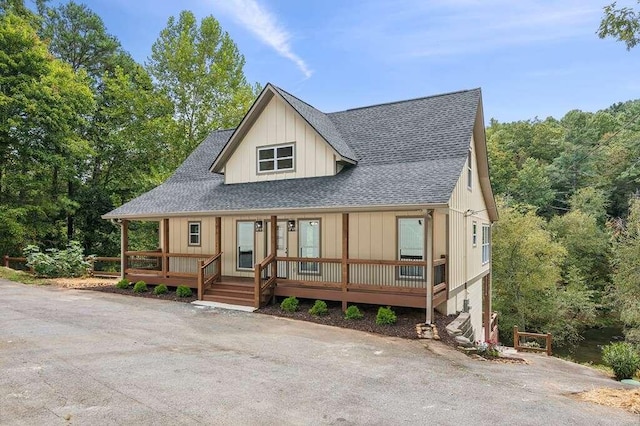 view of front of home featuring covered porch