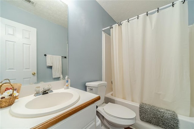901 Elijah Way, Bethlehem, GA 30620 - full bathroom with a textured ceiling, shower / tub combo with curtain, vanity, and toilet