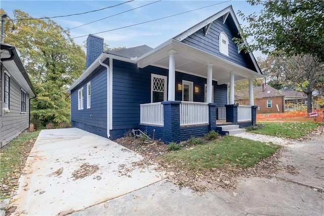 view of front of property with covered porch