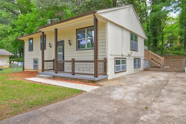 6454 Boca Grande Blvd, Forest Park, GA 30297 - view of front of house featuring a porch and concrete driveway