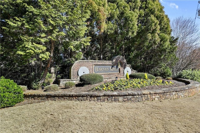 view of community / neighborhood sign