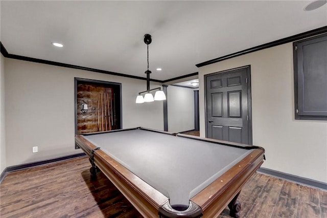 playroom featuring dark wood-style floors, baseboards, ornamental molding, and recessed lighting