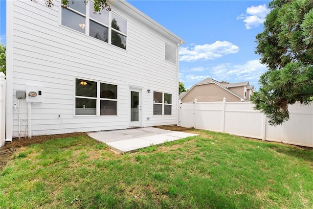 124 Oakmont Dr, Dawsonville, GA 30534 - rear view of property with a patio area