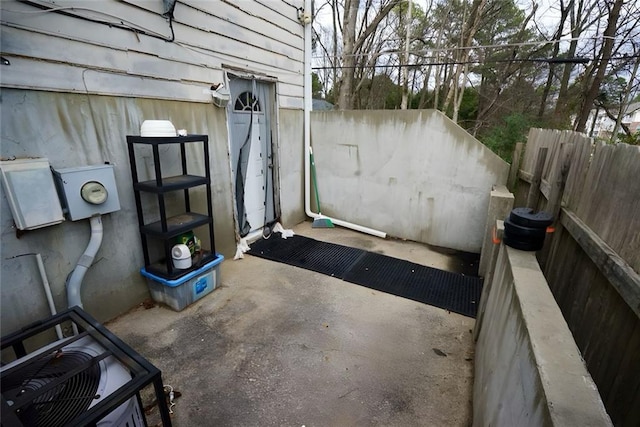 2726 Evans Mill Dr, Lithonia, GA 30058 - view of patio with fence