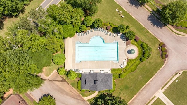 bird's eye view of a pool area