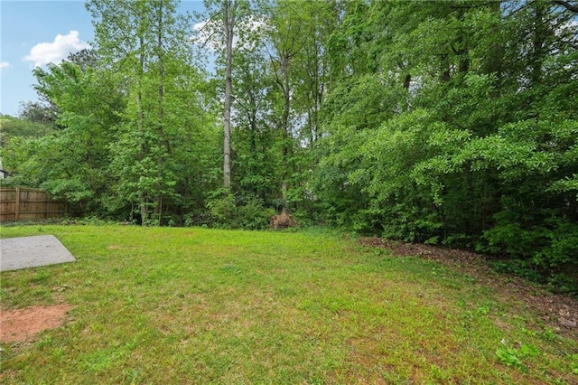 view of yard featuring fence