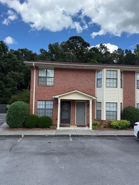 363 Mount Vernon Dr, Calhoun, GA 30701 - townhome / multi-family property featuring uncovered parking and brick siding