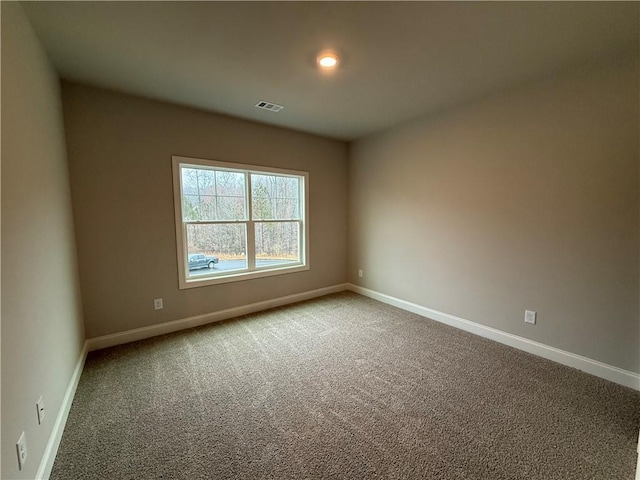 empty room featuring carpet