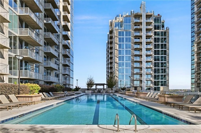 view of swimming pool