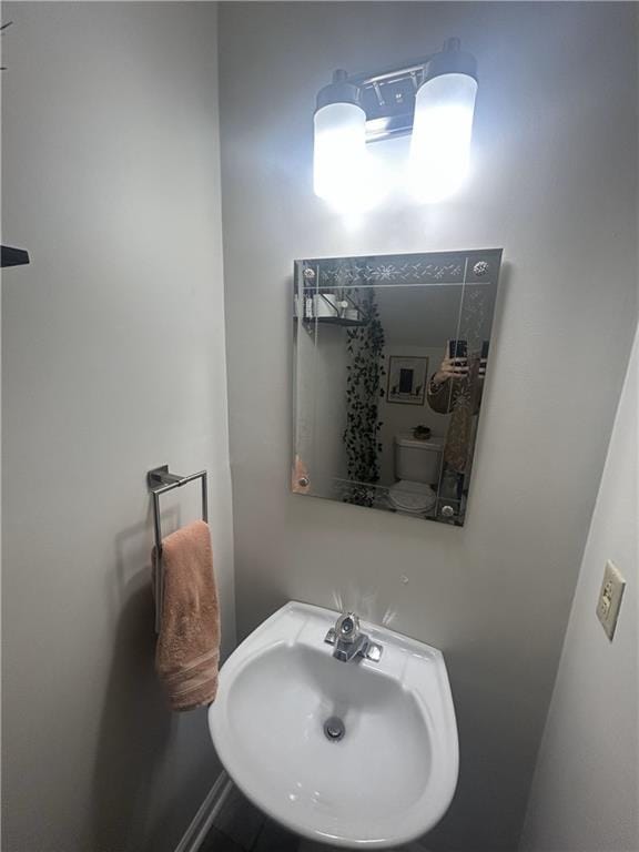 3414 Bayshore Dr, Atlanta, GA 30340 - bathroom with a sink