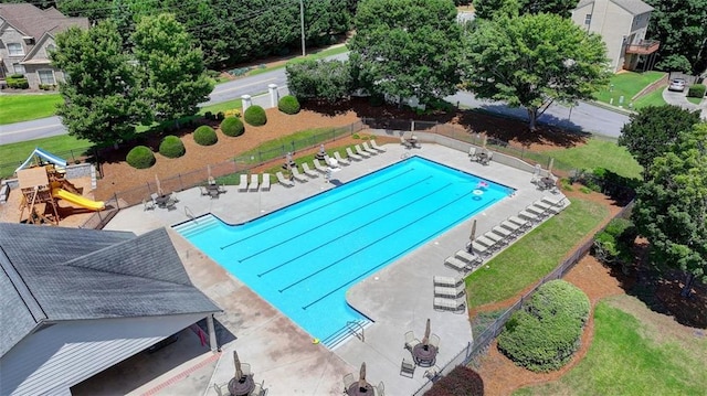 5385 Spotted Fawn Ct, Suwanee, GA 30024 - community pool with a patio