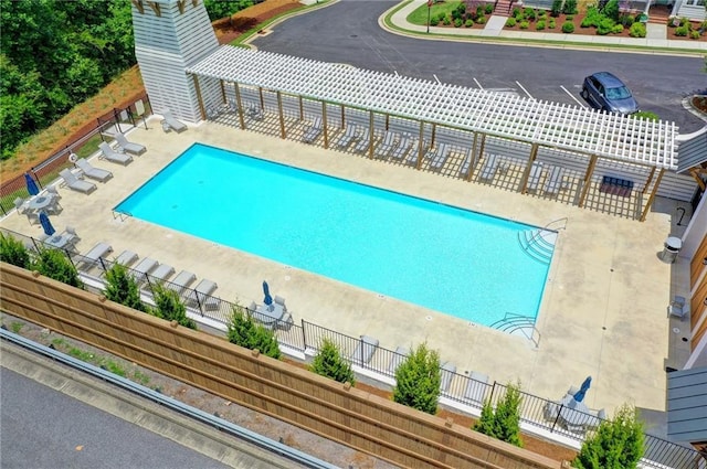3108 Huntington Pl, Milton, GA 30004 - community pool with a patio