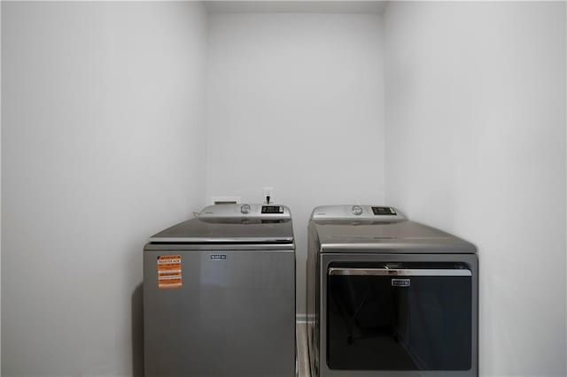 22 Mossy Oaks Ln NE, Rome, GA 30165 - laundry area featuring washing machine and dryer