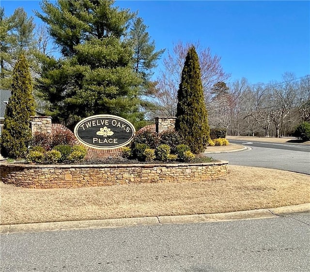 view of community / neighborhood sign