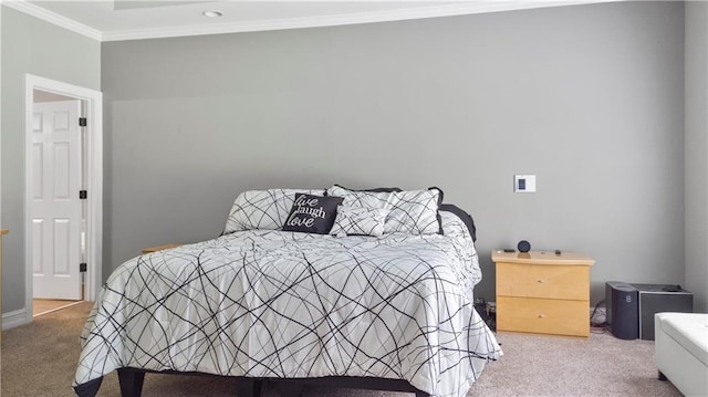 bedroom with carpet flooring, recessed lighting, and crown molding