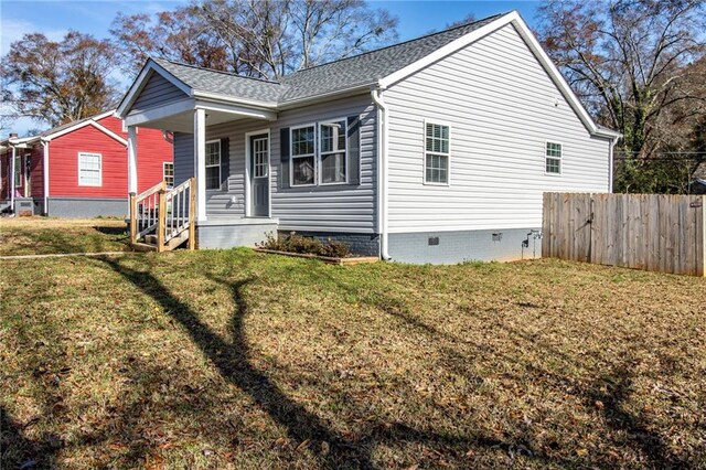 exterior space featuring a yard