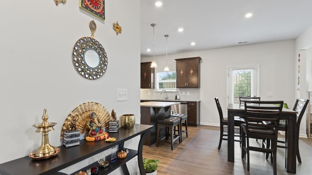 305 Knights Ct, Canton, GA 30115 - dining room with wood finished floors, recessed lighting, visible vents, and baseboards