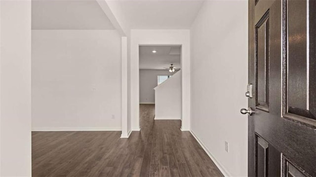 entrance foyer with recessed lighting, dark wood-style floors, baseboards, and ceiling fan
