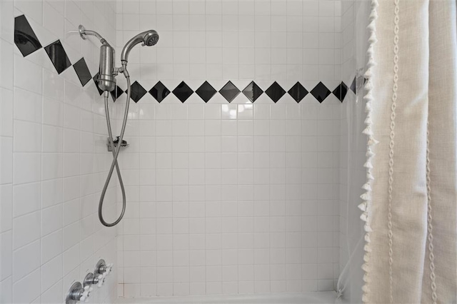 869 Briarcliff Rd NE Unit B20, Atlanta, GA 30306 - bathroom featuring shower / bath combo with shower curtain