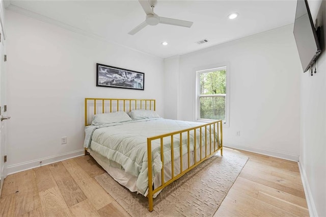 bedroom with visible vents, recessed lighting, baseboards, and ornamental molding