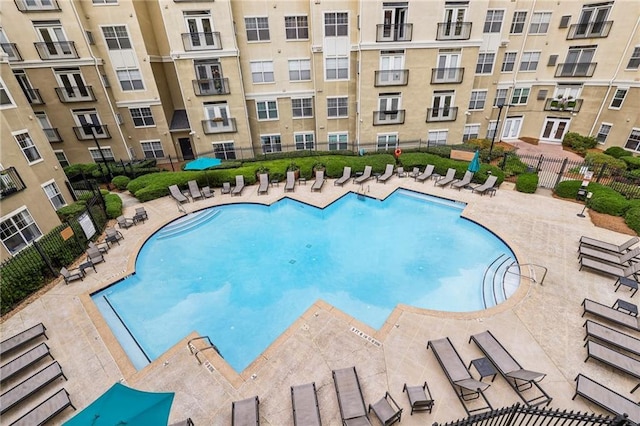 800 Peachtree St NE Unit 2304, Atlanta, GA 30308 - community pool with fence