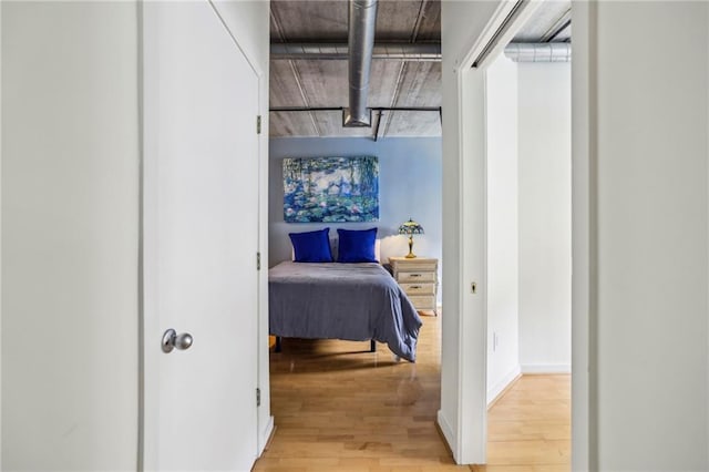 800 Peachtree St NE Unit 2304, Atlanta, GA 30308 - hall featuring light wood-style floors and baseboards