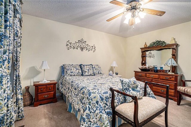 138 Victoria Ln, Lavonia, GA 30553 - bedroom featuring ceiling fan, carpet, and a textured ceiling