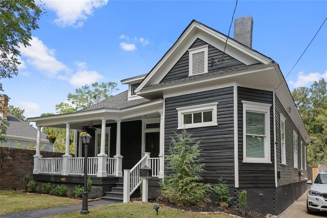 view of front facade featuring covered porch