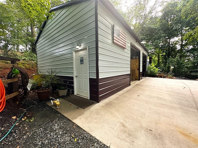 view of outbuilding