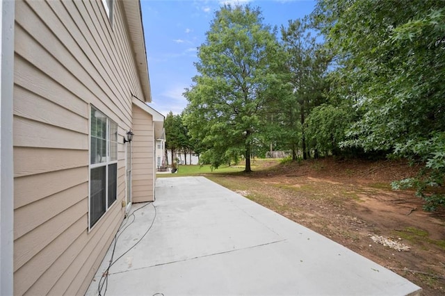 1486 Rogers Crossing Dr, Lithonia, GA 30058 - view of patio