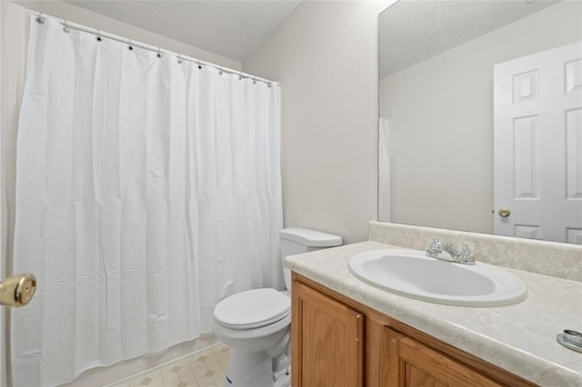 1486 Rogers Crossing Dr, Lithonia, GA 30058 - bathroom featuring vanity, toilet, a textured ceiling, and a shower with curtain
