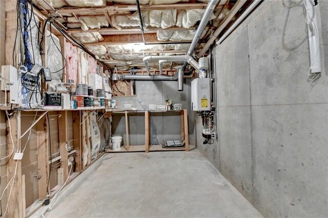 8340 Royal Melbourne Way, Duluth, GA 30097 - unfinished below grade area with water heater