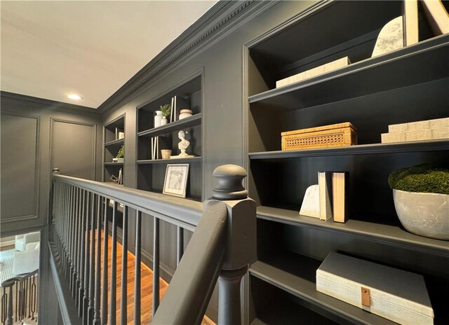 12995 Bucksport Dr, Roswell, GA 30075 - detailed view of ornamental molding and built in shelves