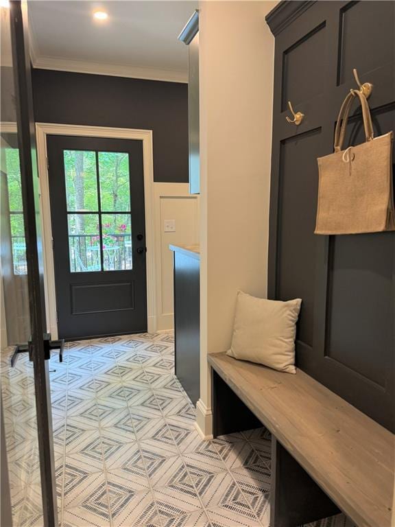 12995 Bucksport Dr, Roswell, GA 30075 - mudroom with crown molding