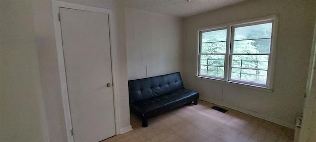 2980 Wanda Cir SW, Atlanta, GA 30315 - sitting room featuring light floors